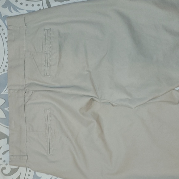 Dockers khakis Size 10 stretch wide leg 5 pocket mid-rise - Picture 4 of 6